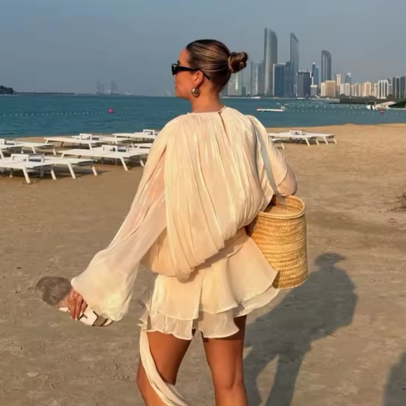 Ivory off white luxurious mini dress with puff sleeve ruffle hem flowy oversized - Picture 11 of 15